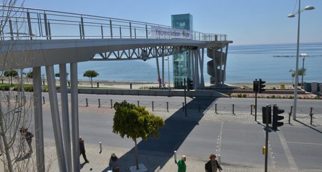 A new pedestrian footbridge located on Limassol’s seafront has been inaugurated