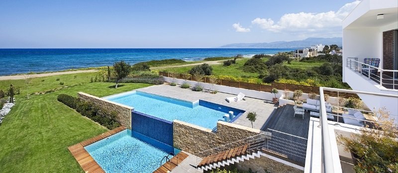 Exclusive complex in Akamas